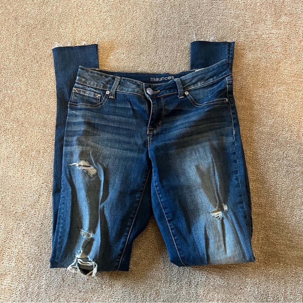 Maurice’s Jeggings with holes